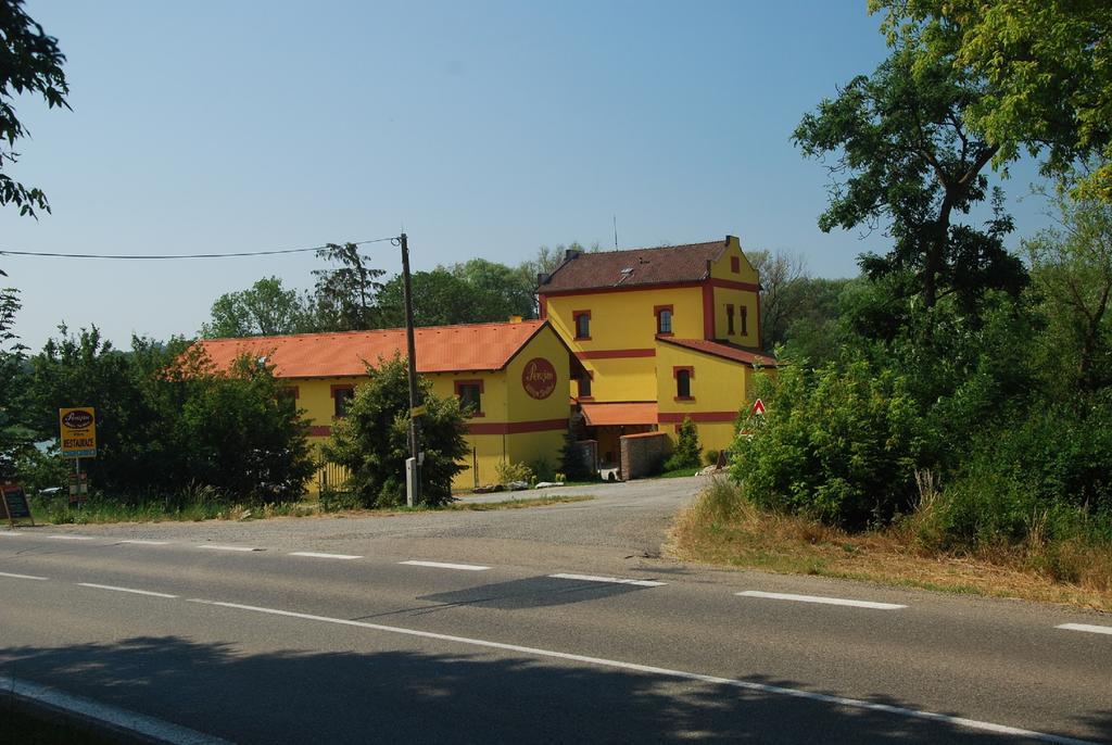 Penzion Mlyn Sedlec Седлец Екстериор снимка