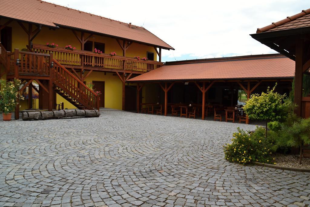 Penzion Mlyn Sedlec Седлец Екстериор снимка